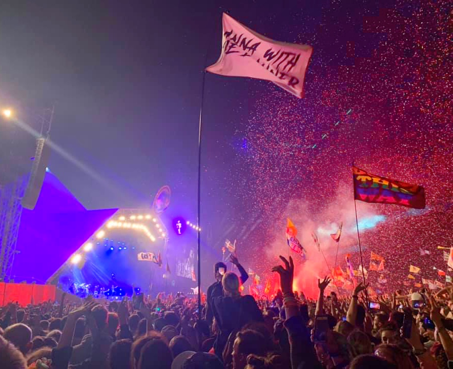 How to get into Glastonbury Festival for free